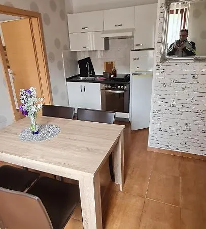 Apartma Monte 아파트